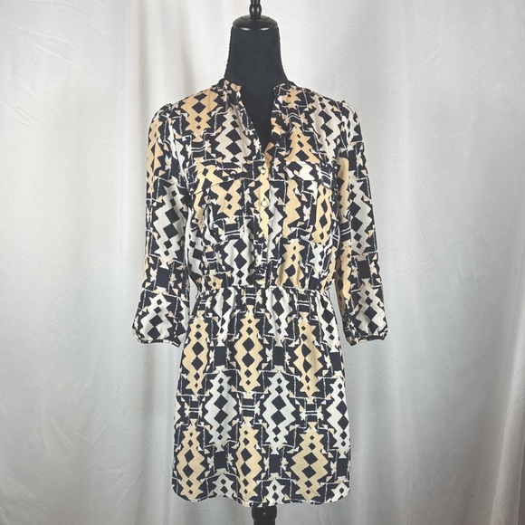 Eight Sixty Dresses & Skirts - Eight Sixty Geometric Print Dress in Black and Cream